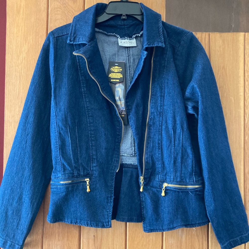 Ladies Denim Jacket With Zippered Front Closure